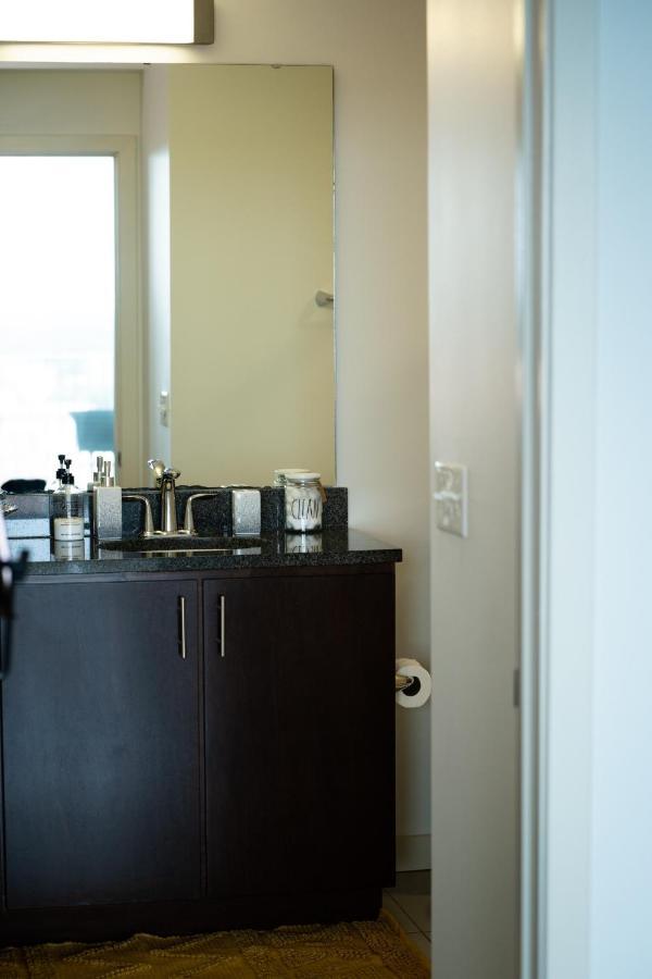 롤리 Upscale Downtown High-Rise 아파트 외부 사진